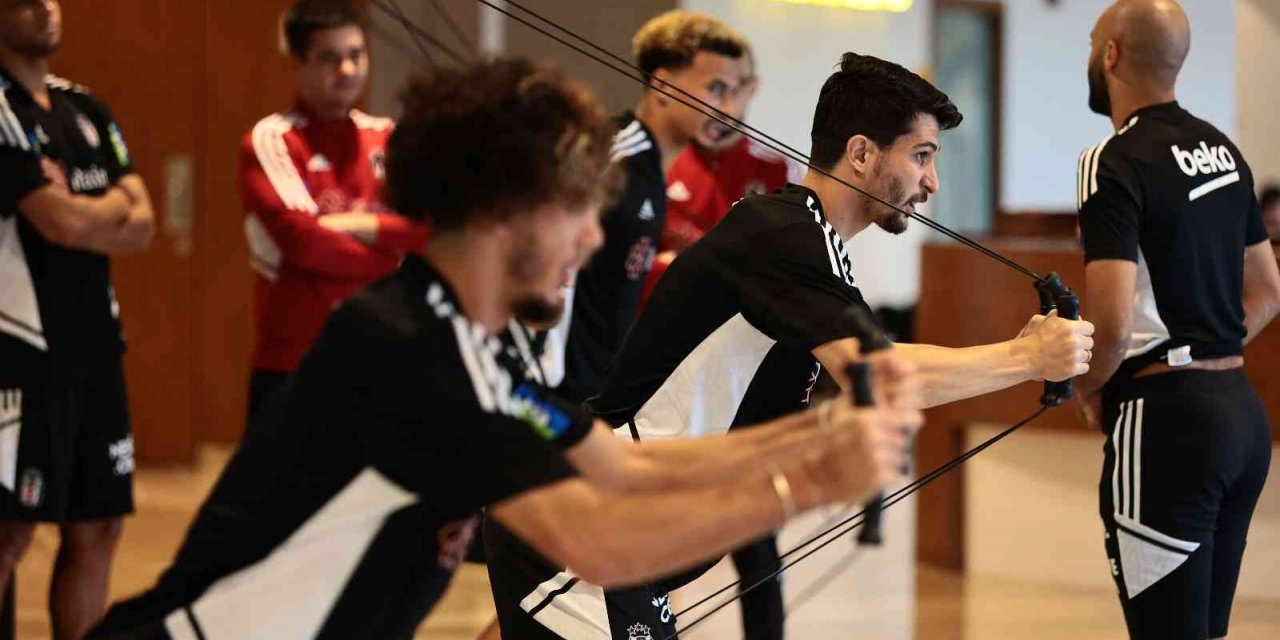 Beşiktaş salonda çalıştı