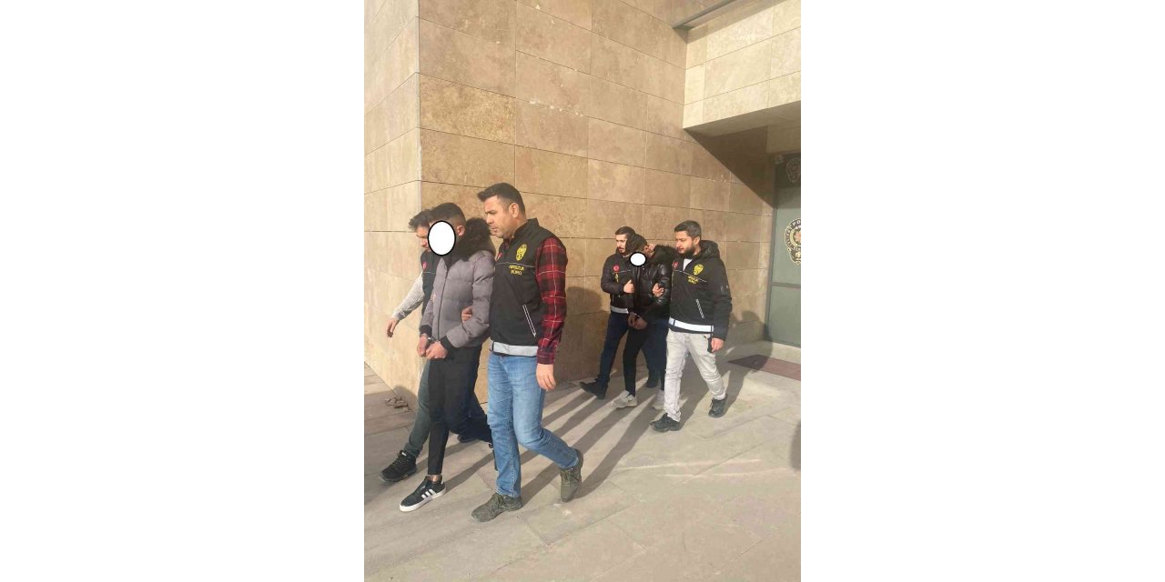 Afyonkarahisar’da çalmadık akü bırakmadılar