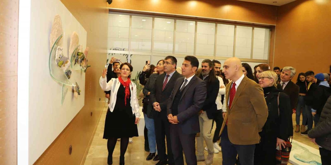 Cam sergisi sanatseverlerle bir araya geldi