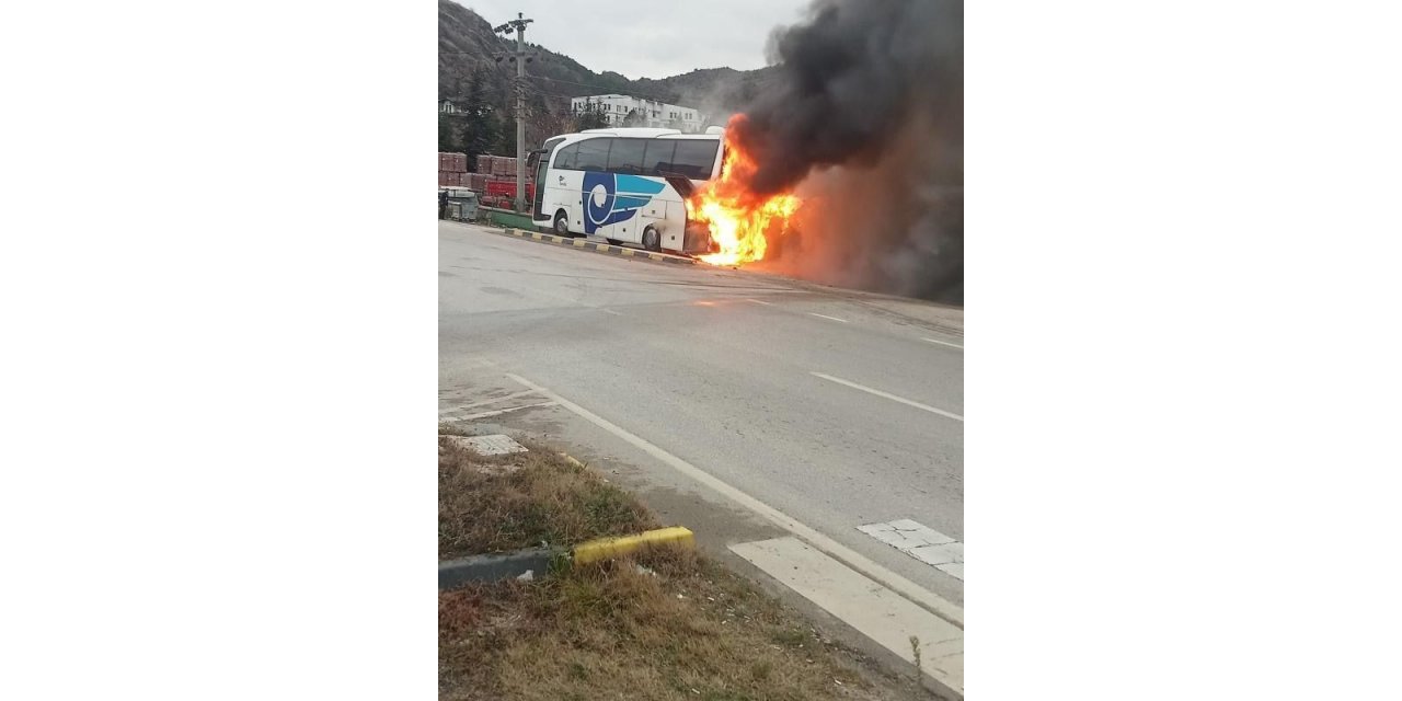 Karabük’te yolcu otobüsü alev aldı