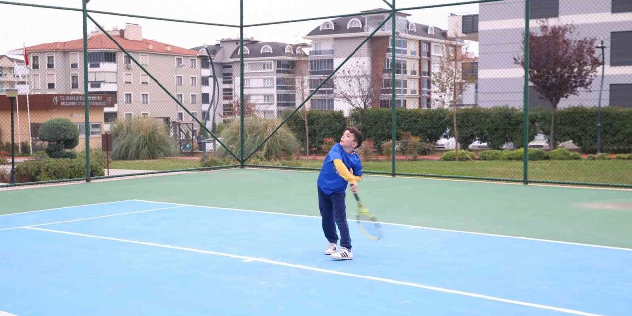 Merkezefendi tenis turnuvasına ev sahipliği yaptı