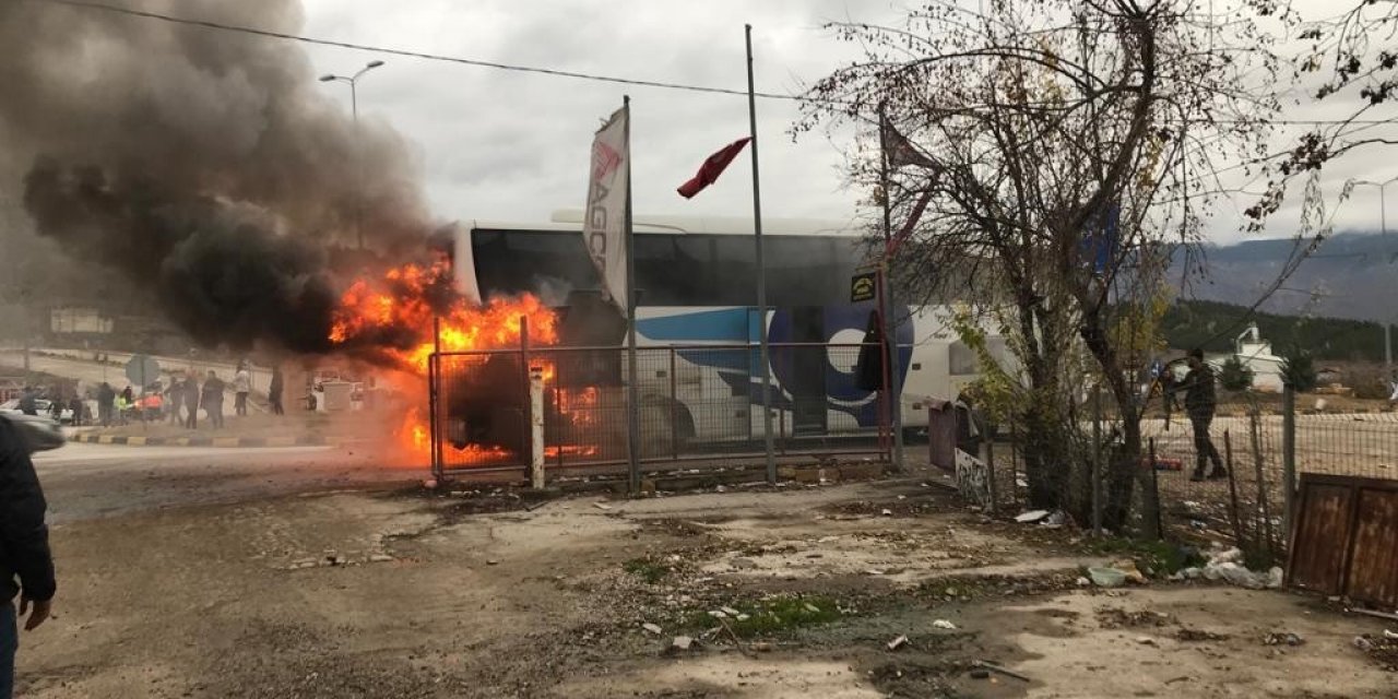Duman kokusu 21 yolcuyu alevlerin arasında kalmaktan kurtardı