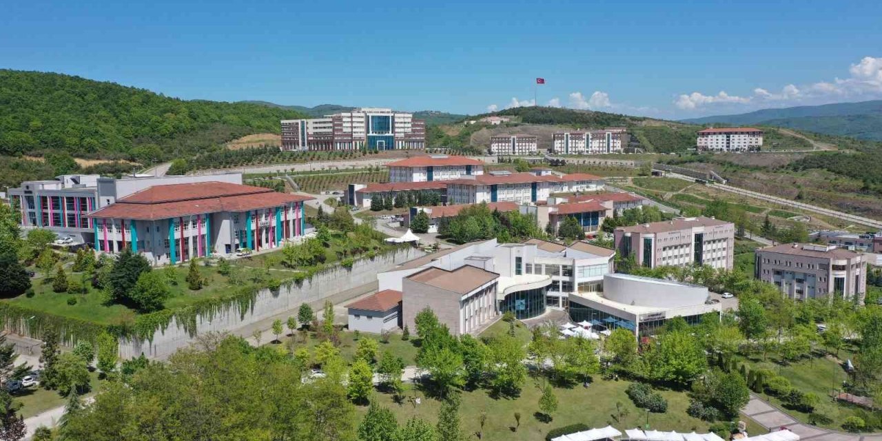 Düzce Üniversitesi 125 basamak yükseldi