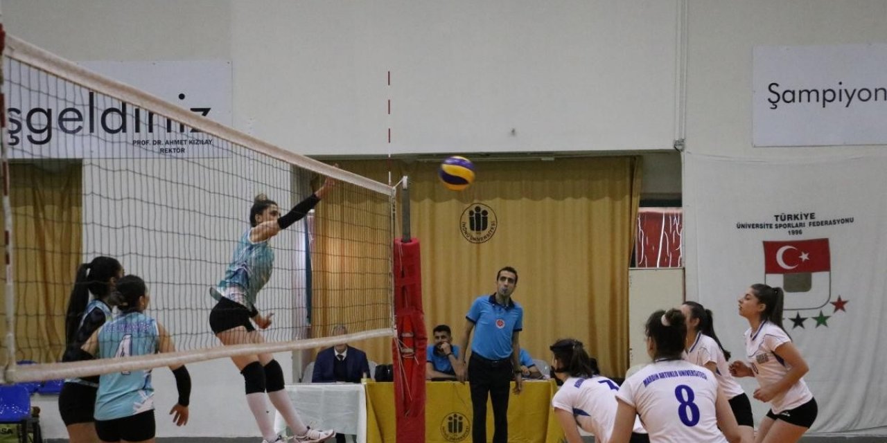 Öğrencilerde ÜNİLİG Voleybol heyecanı