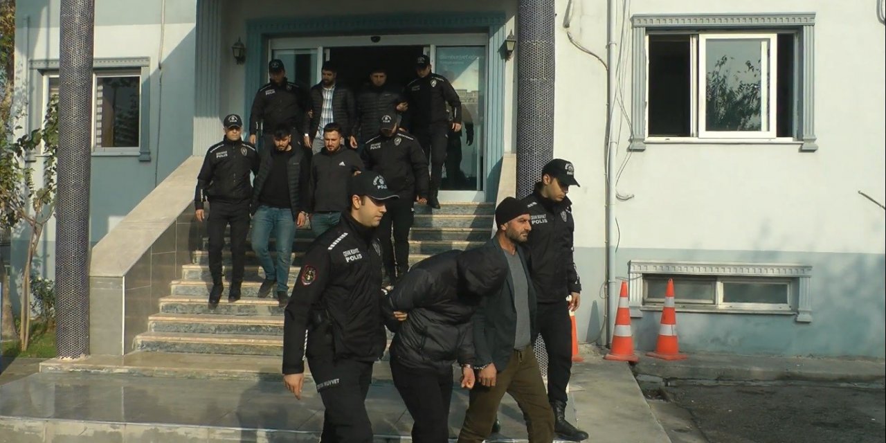 Sokak ortasında önce kavga sonra kovalamaca