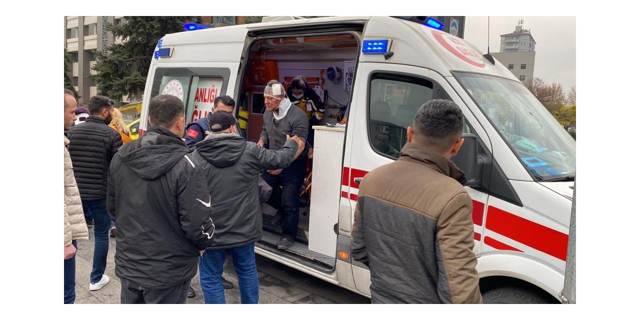 Kırmızı ışıkta geçti, zincirleme kazaya sebep oldu: 5 yaralı