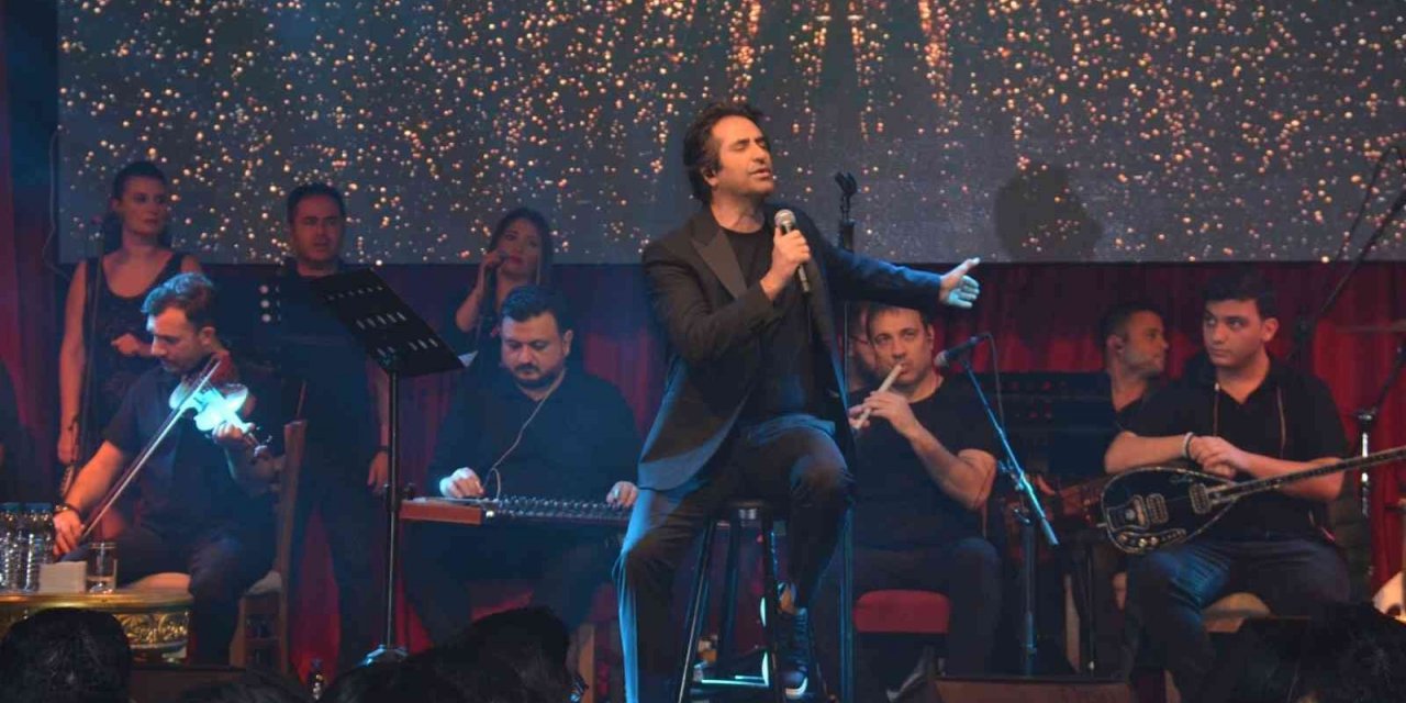 Mahsun Kırmızıgül 17 yıl sonra İzmir’de sahne aldı