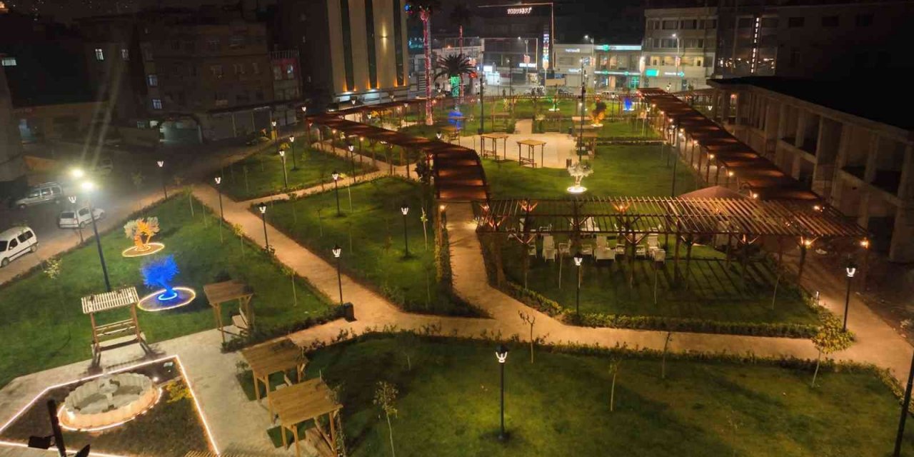 Şanlıurfa’da Kızılay Meydanı estetik görünüme kavuştu