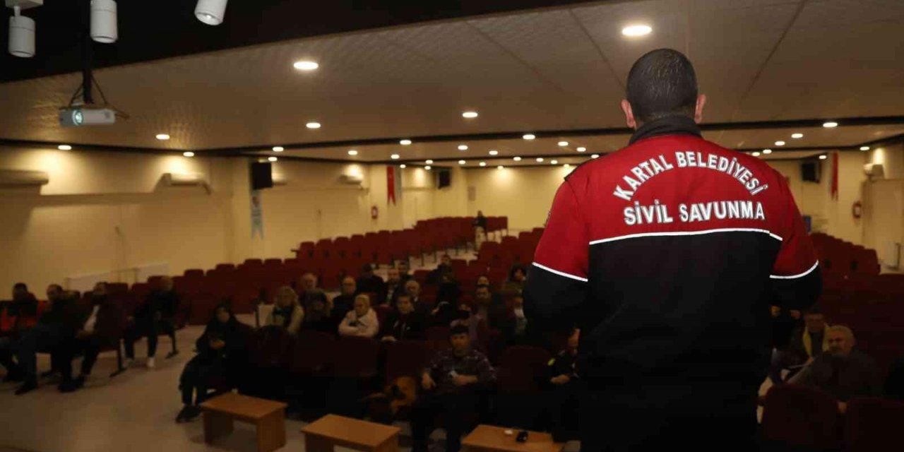 Kartal Belediyesi’nden afet gönüllülerine eğitim