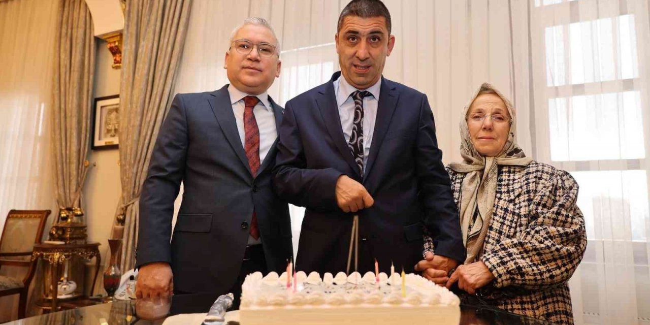 Vali Şimşek Sivas’ın Levent abisini unutmadı