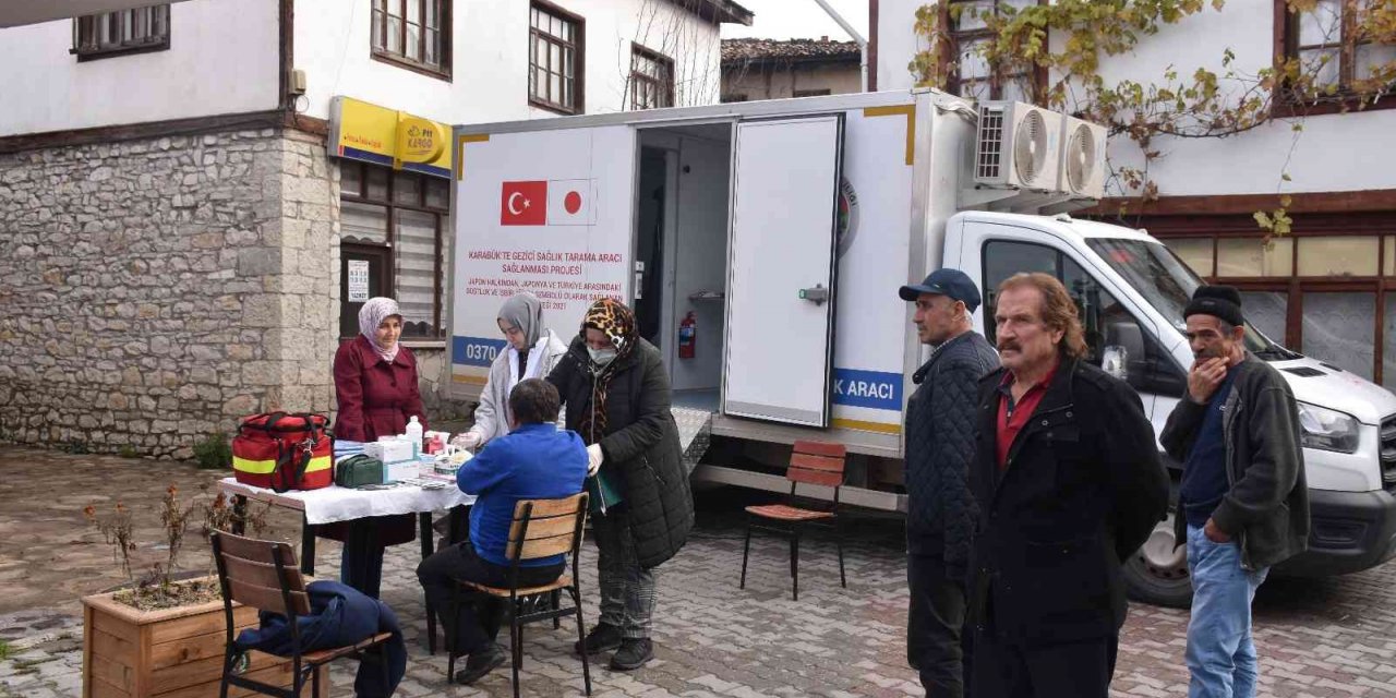 Sağlık hizmetini ayaklarına kadar getiriyorlar