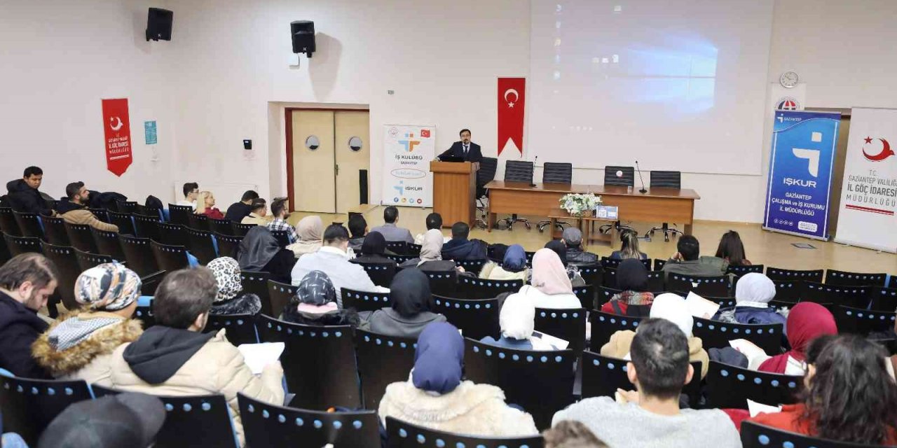 Yabancı öğrencilere göç idaresinin işleyişi anlatıldı