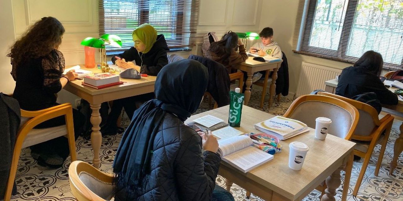 Öğrencilerin vazgeçilmez mekanı haline geldi