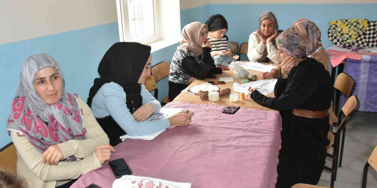 Atıl durumdaki bina kadınların eğitim yuvası oldu