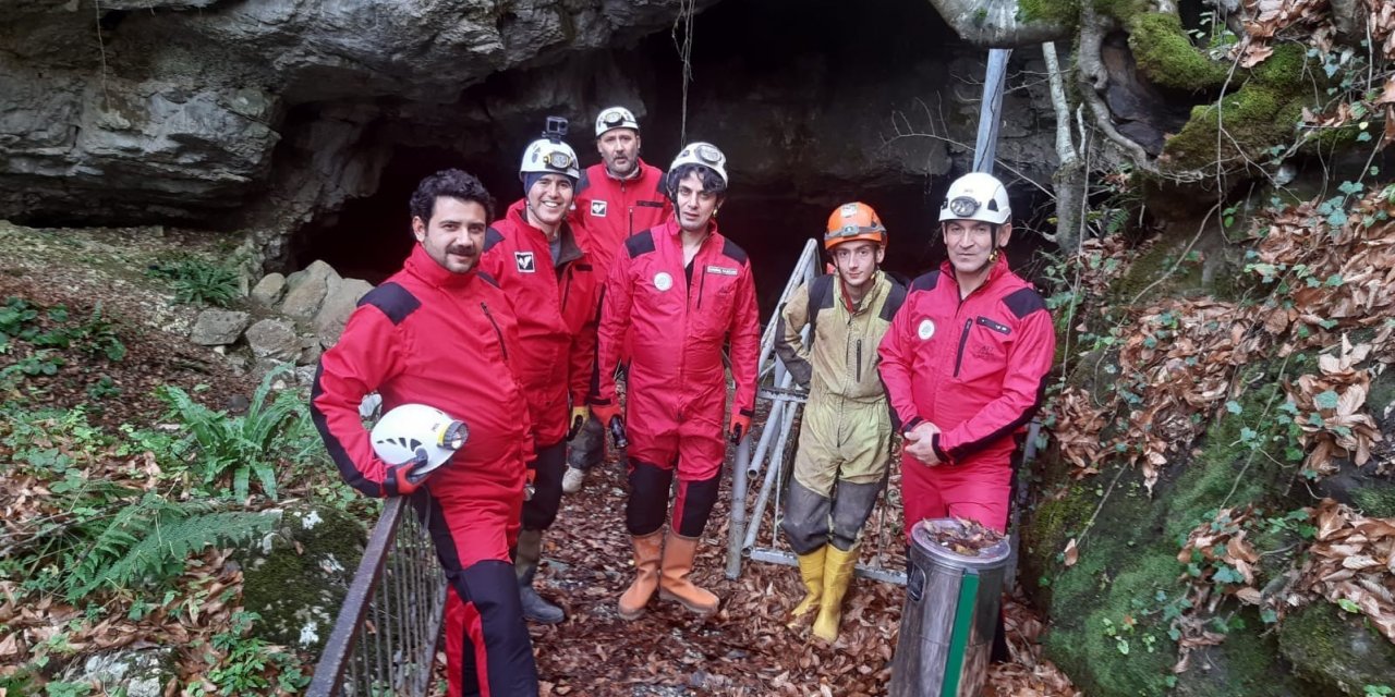 Eğitimi Sarıkaya Mağarasında yaptılar