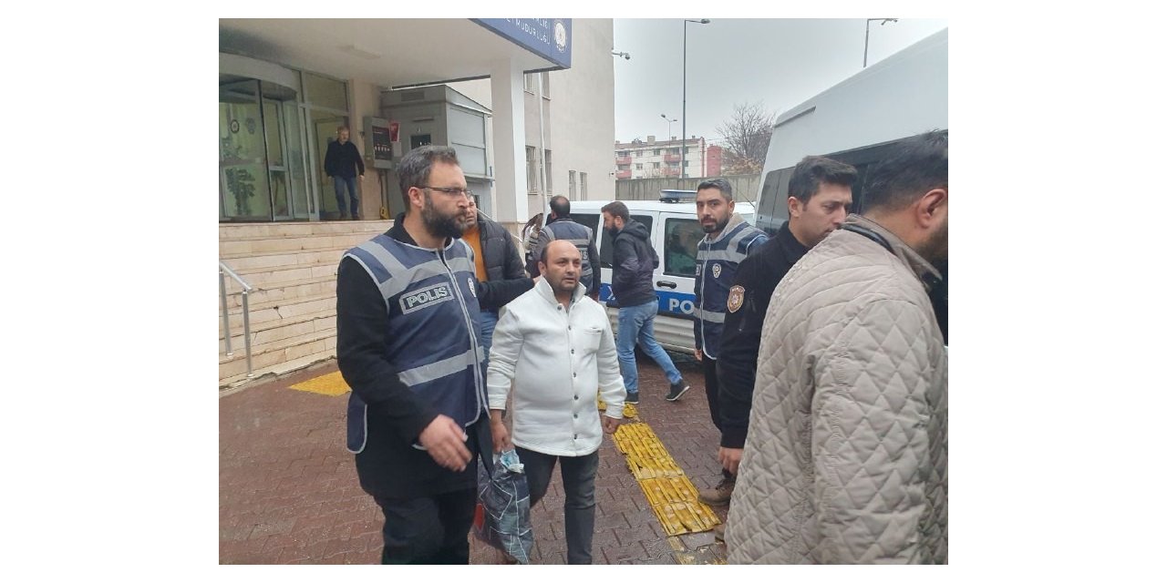 Aranan şahıslara operasyon: 22 gözaltı