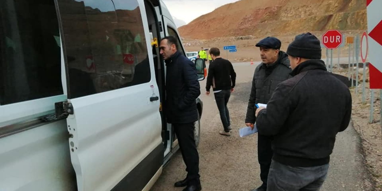 Bayburt’ta okul servis araçlarına denetim