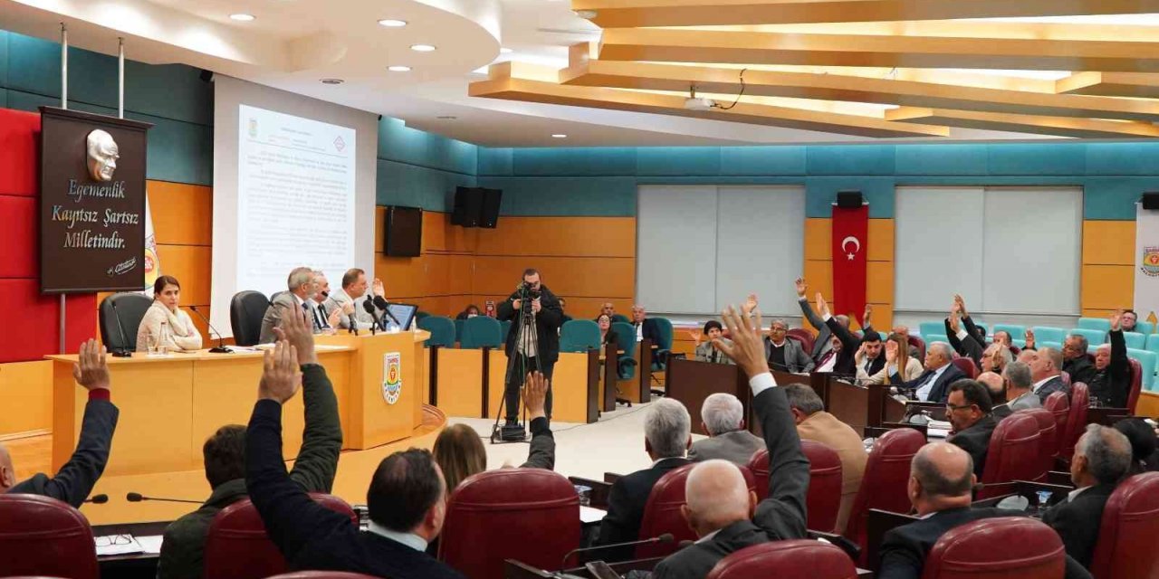 Başkan Bozdoğan: "Tarsus’un geleceği için herkesin elini taşın altına koyması gerek"