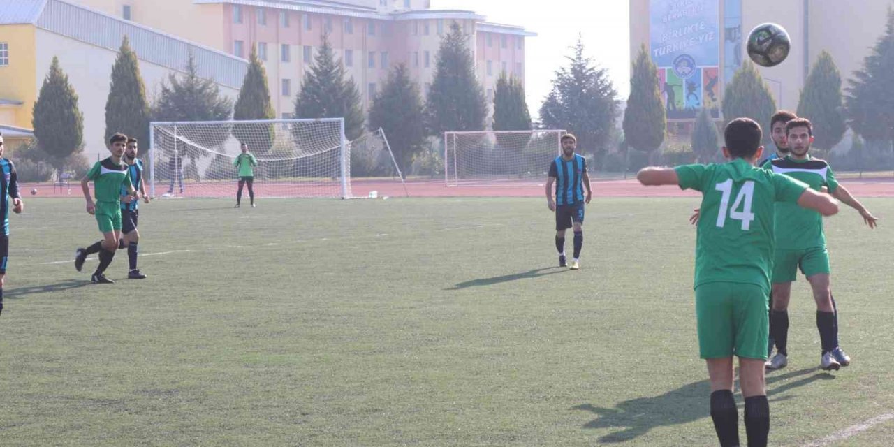 Yurtlar arası spor turnuvaları başladı