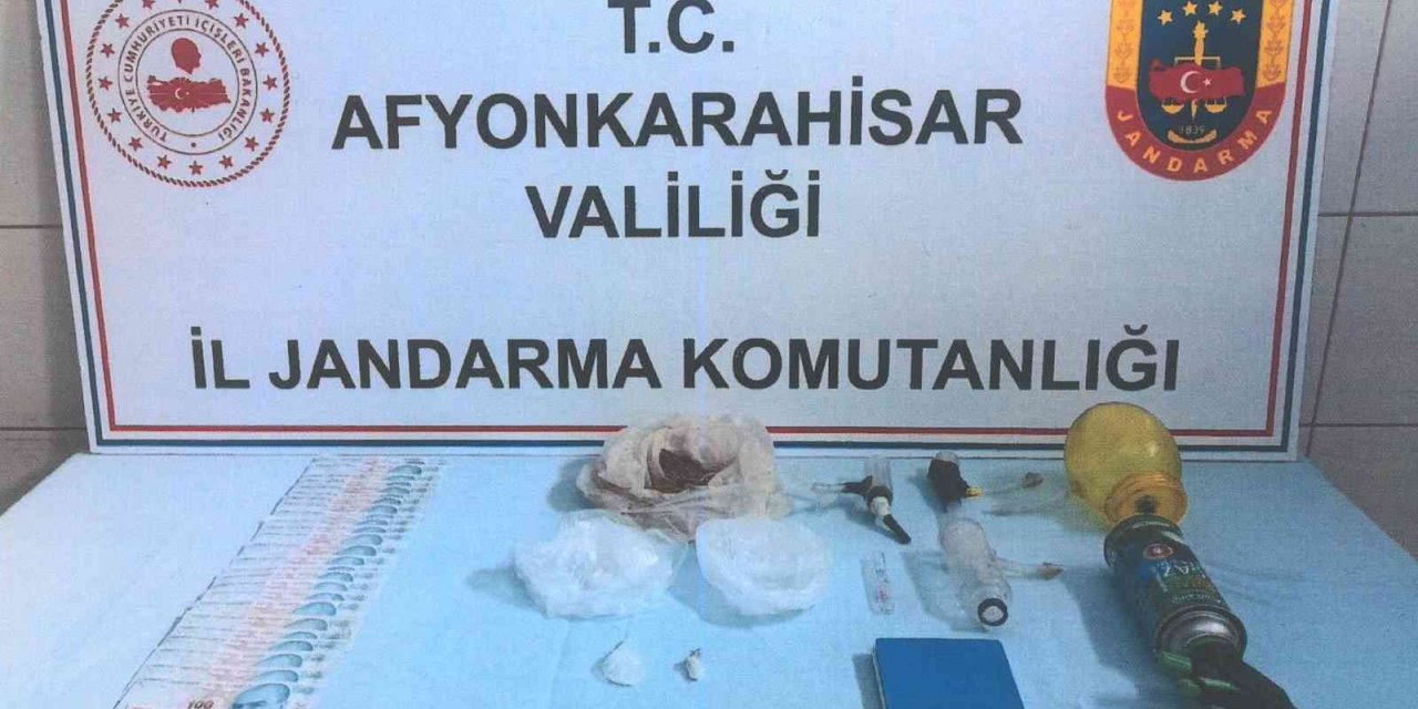 Uyuşturucu operasyonunda yakalanan 3 kişiden biri tutuklandı