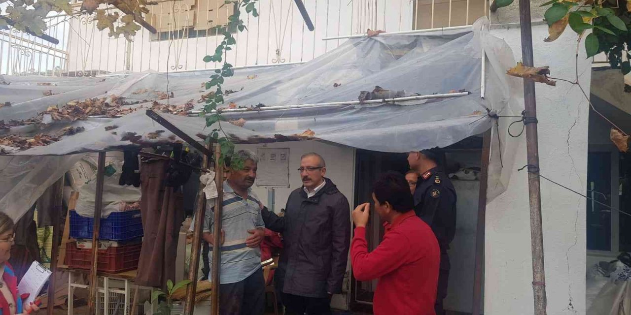 Fethiye Kaymakamı Karaman, sel mağdurlarını yalnız bırakmadı