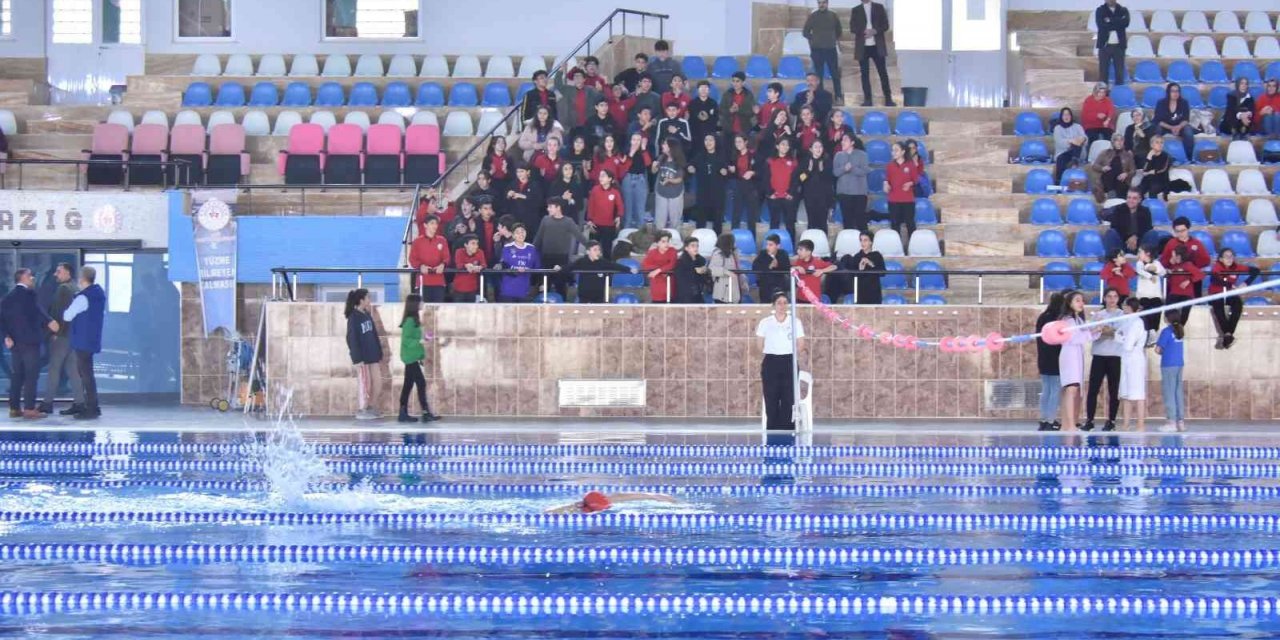 Elazığ’da yüzme yarışmaları sona erdi