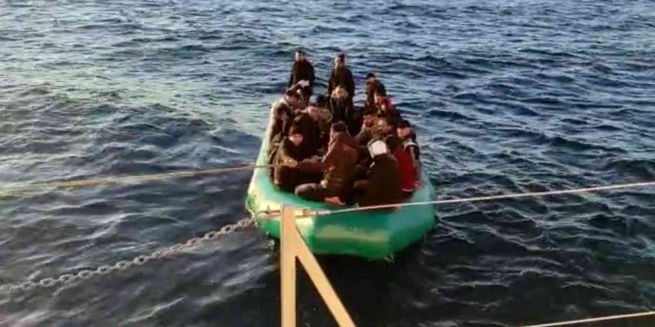İzmir’de 76 göçmen kurtarıldı