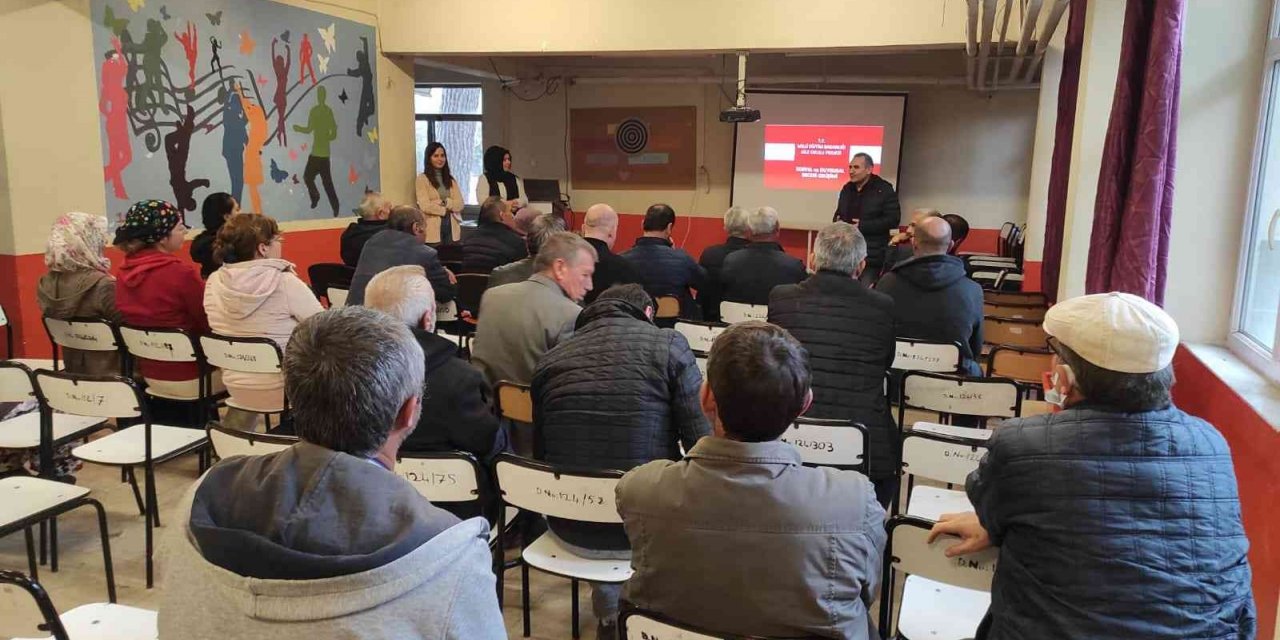 Selendi’de ’Aile Okulu’ eğitimleri başladı