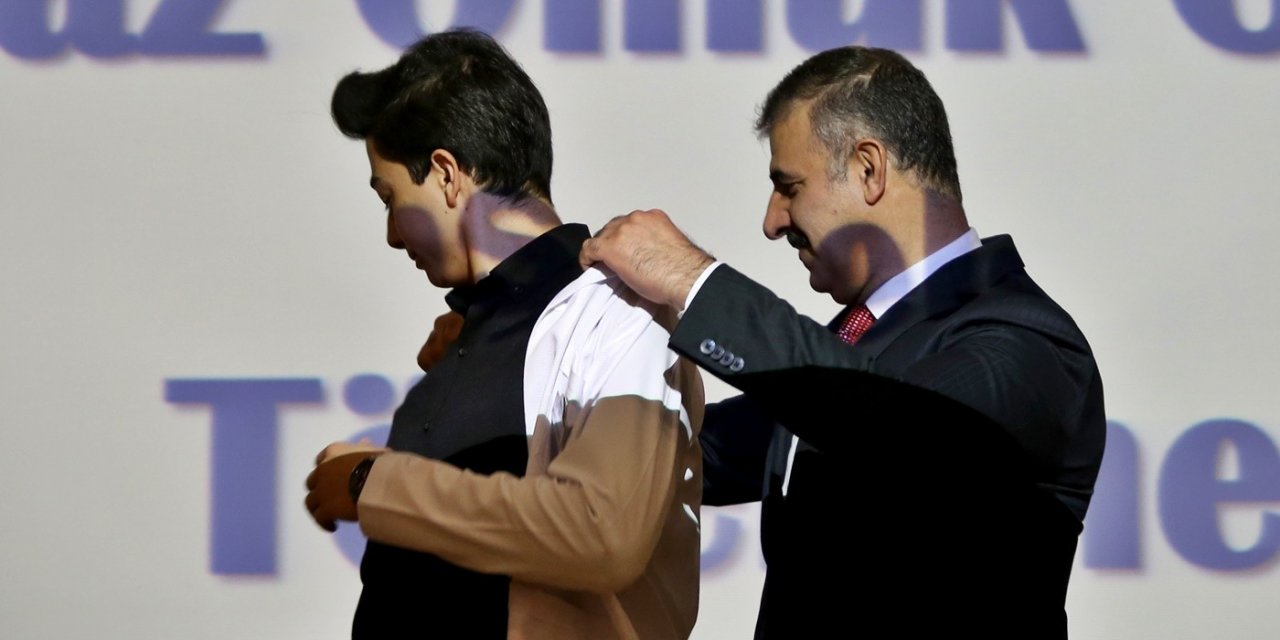 Geleceğin diş hekimleri beyaz önlüklerini giydi