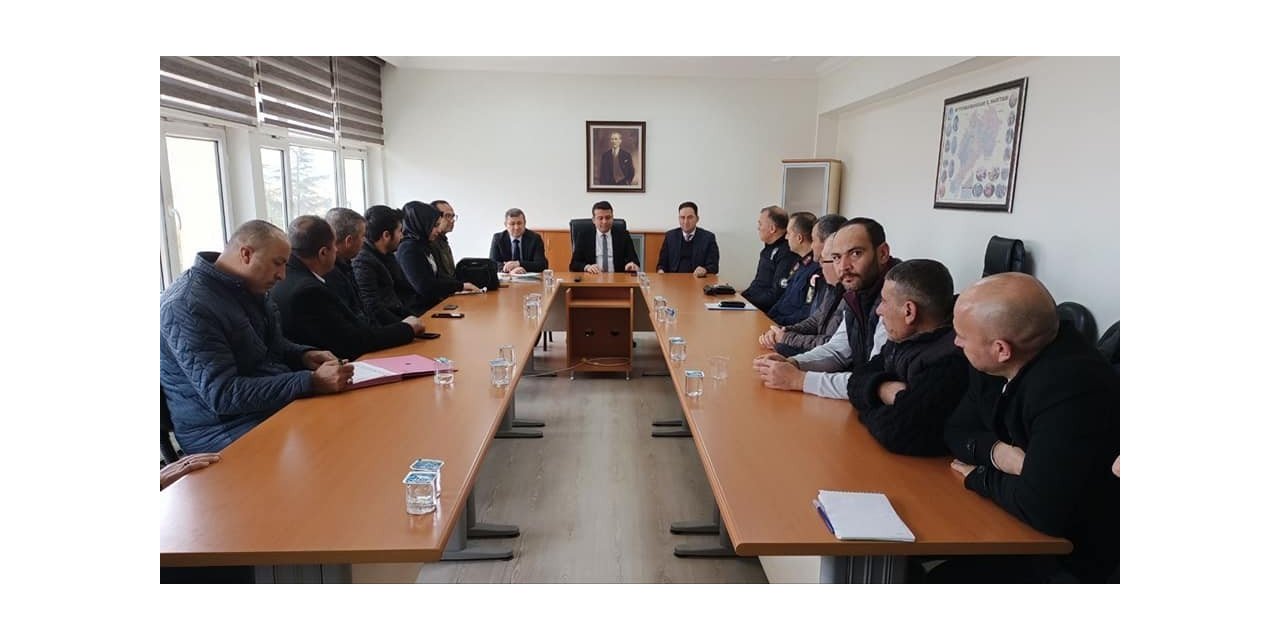 Eber Gölü’nde yangınların nasıl önleneceği muhtarlara anlatıldı