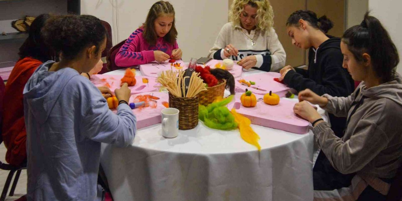 Kır çiçekleri ’sanatla sporu’ birleştiriyor