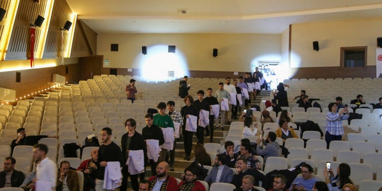 Geleceğin veterinerleri önlük giydi