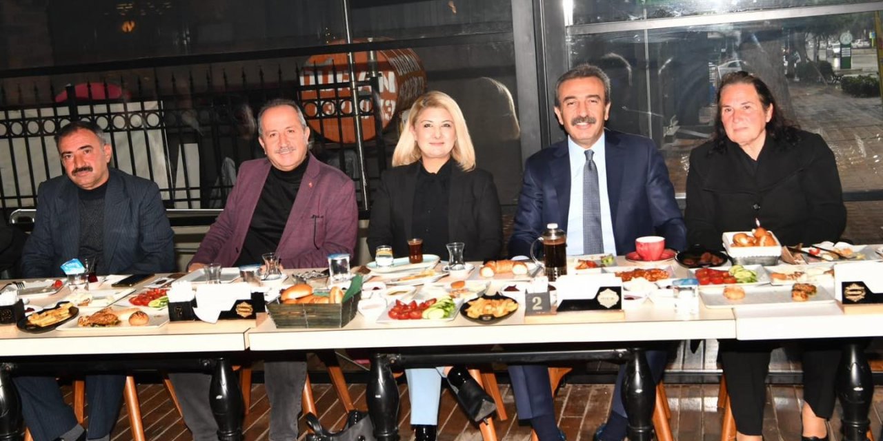 Başkan Çetin: "Yerel yönetimler muhtarlara destek olmalı"