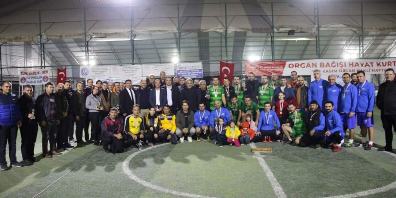 Sağlık çalışanları geleneksel futbol turnuvasında buluştu