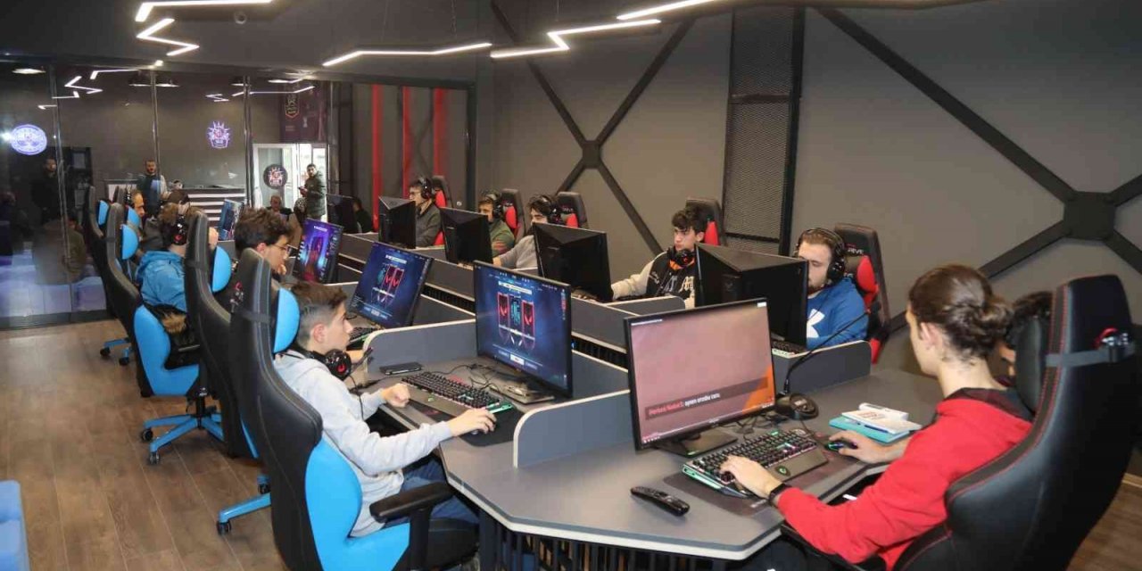Elazığ’da E-Spor Merkezi hizmete sunuldu