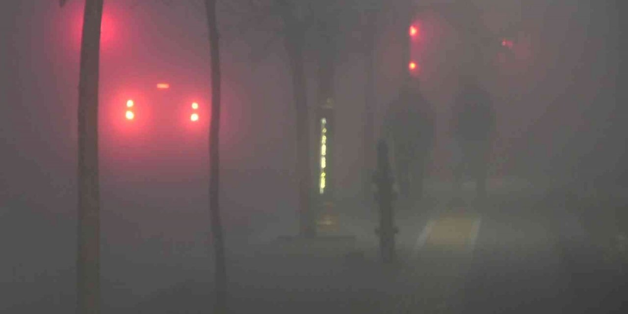 Sivas’ta yoğun sis: Görüş mesafesi de 10 metreye kadar düştü