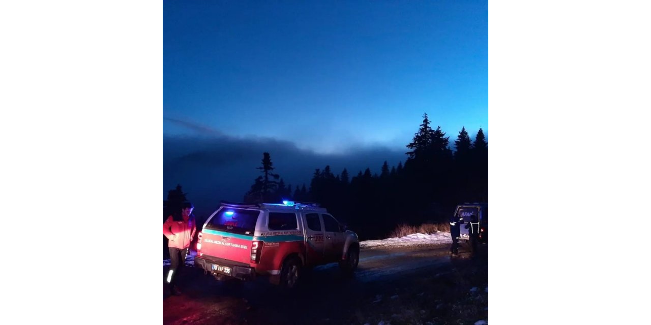 Ormanda mahsur kalan 3 kişi ekipler tarafından kurtarıldı