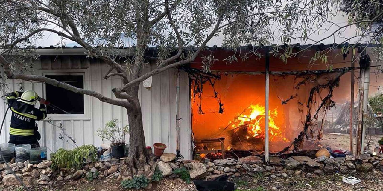 Datça’da ev yangını