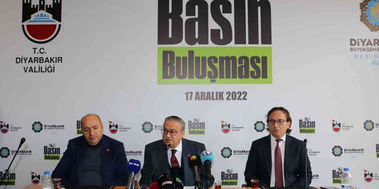 Vali Su, basın mensuplarıyla bir araya geldi