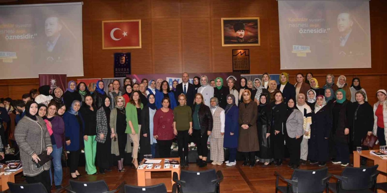 ‘Siyaset Akademisi Kadın’ programında ilk ders zili çaldı