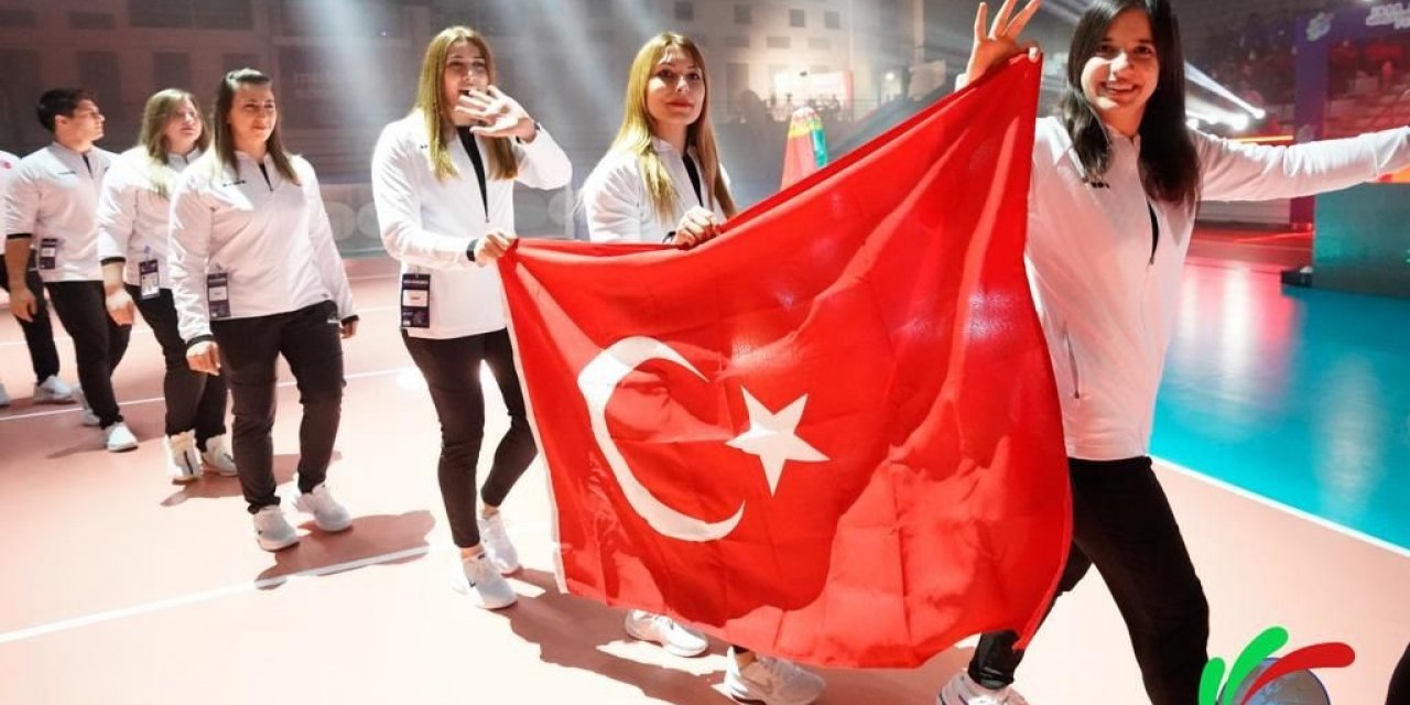 Denizlili sporcularında yer aldığı Türkiye Golbol Kadın Milli Takımı ilk kez dünya şampiyonu oldu