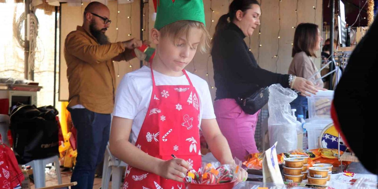 Alanya’da Uluslararası Yeni Yıl Pazarı yoğunluğu