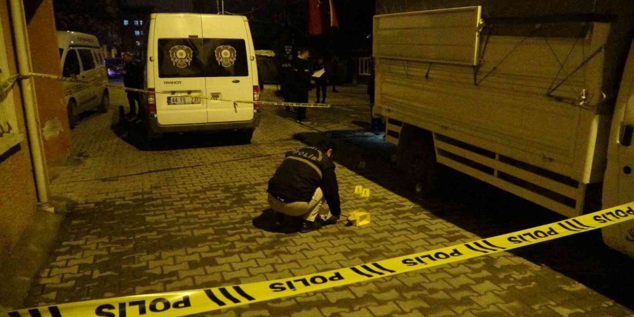 Alacak verecek meselesinde otoparkta kurşunlar havada uçuştu: 1 yaralı