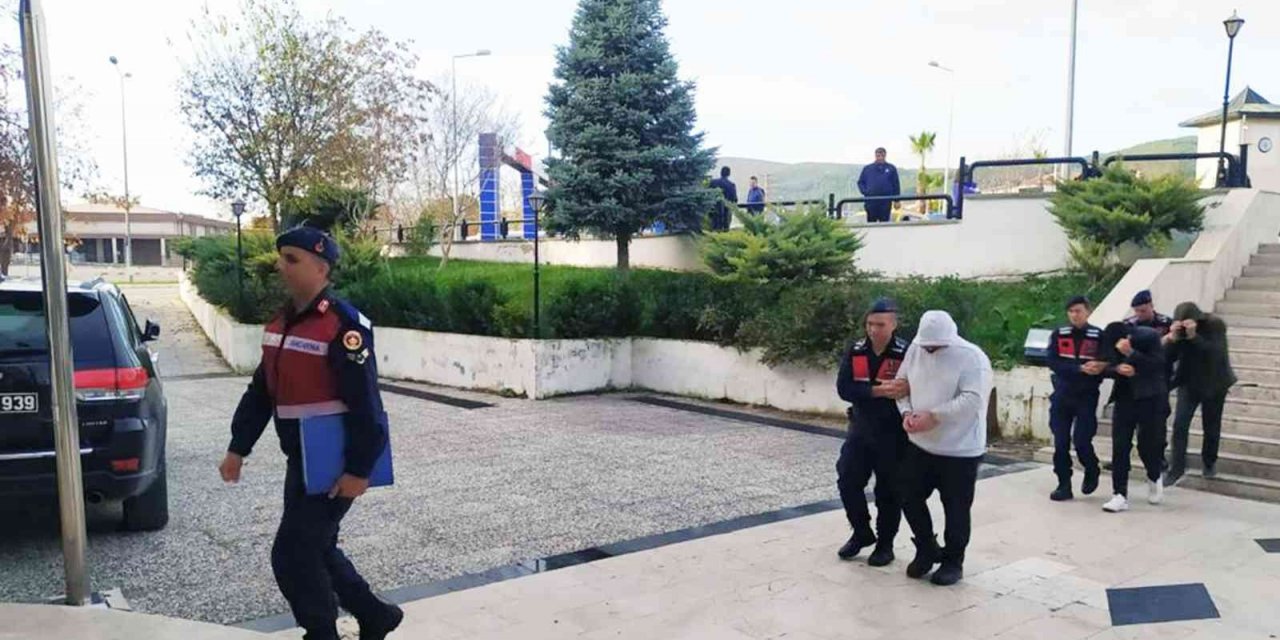 Göçmen tacirleri tutuklandı