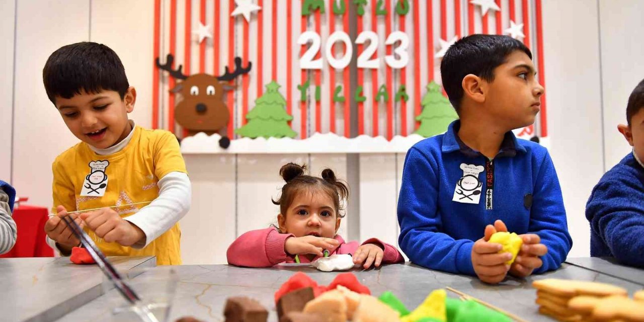 Çocuk Atölyesindeki minikler kurabiye yapmayı öğrendi