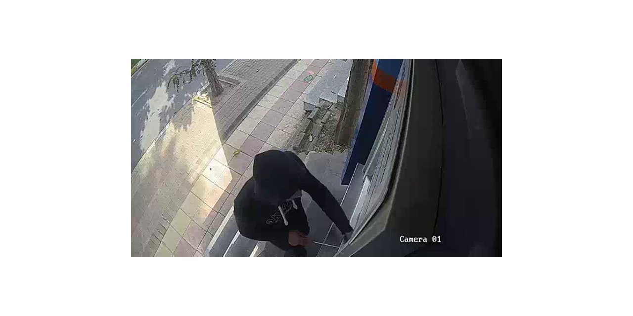 Tornavidayla ATM’leri açıp para çalanlar kamerada