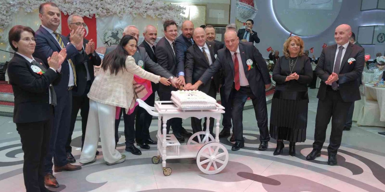 Balkan Türkleri dayanışma gecesinde buluştu