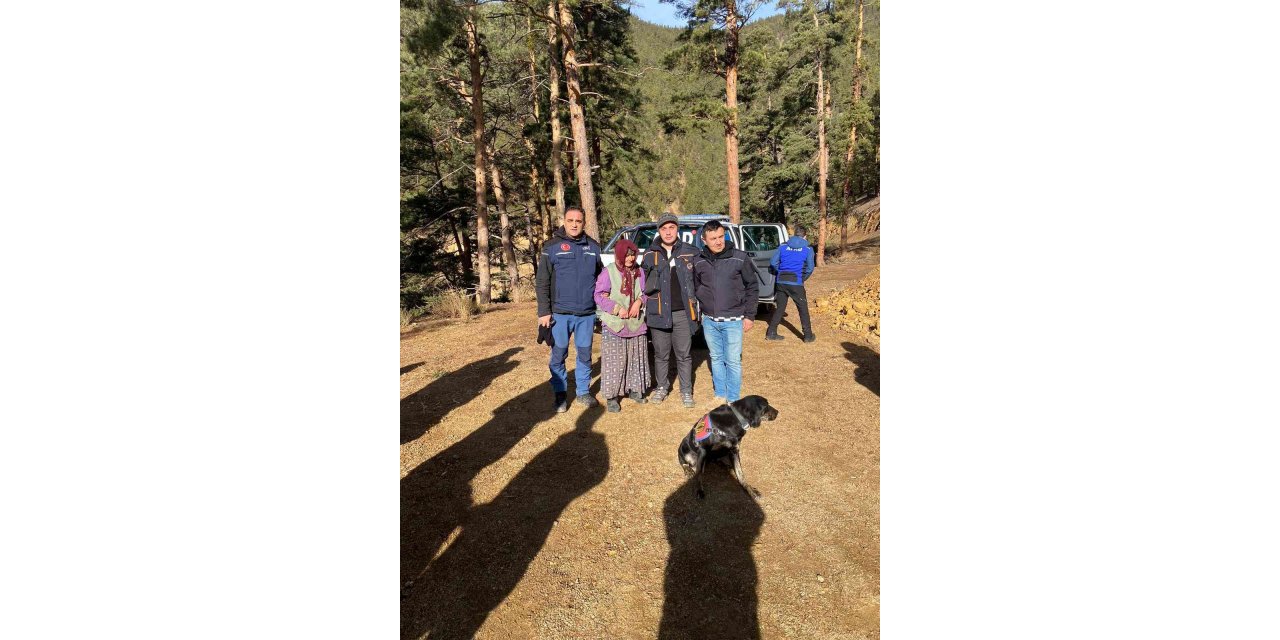 Artvin’de kaybolan engelli kadını ekipler buldu