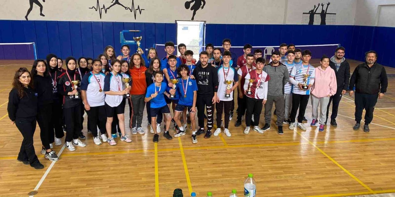 Badmintonda grup birincileri belli oldu