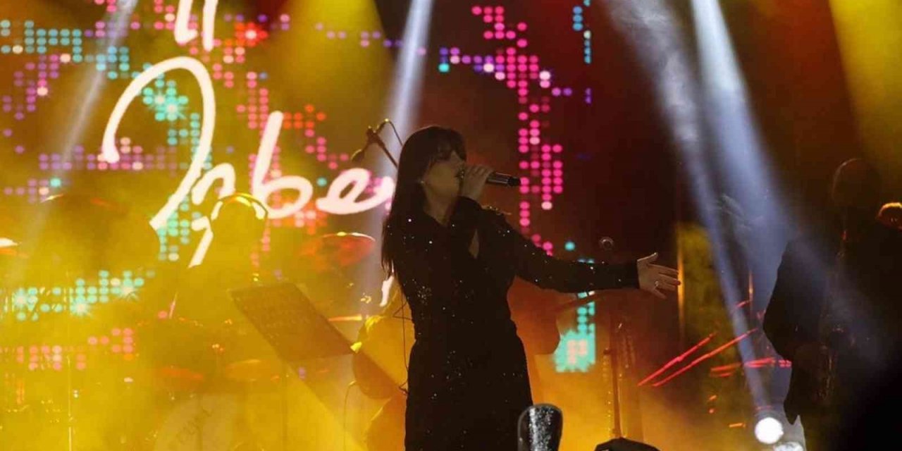 Sanatçı Merve Özbey, Dörtyol’da konser verdi